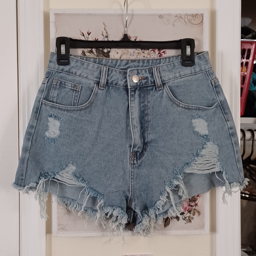 High-waisted cut off shorts